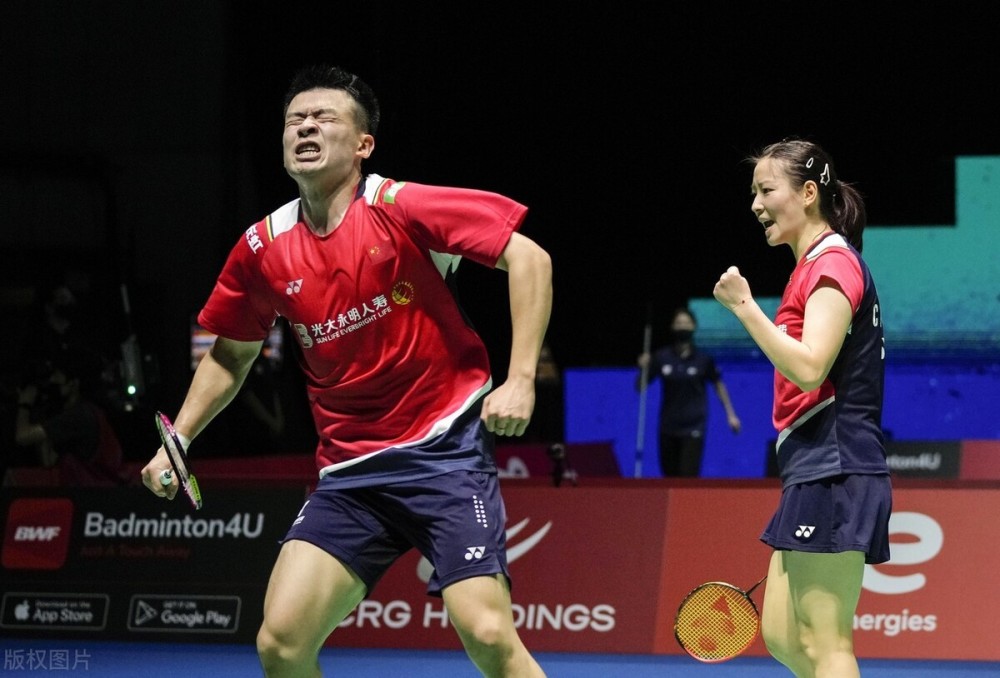 大获全胜郑思维黄雅琼20晋级世锦赛四强混双世界第一被淘汰