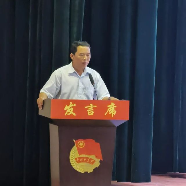 南涧县2022年"爱心圆梦"行动助学金集中发放仪式在南涧镇中学报告厅