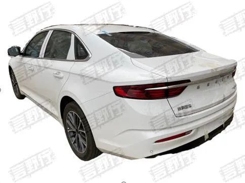 独家:中期改款吉利星瑞谍照曝光,外观细节调整,内饰搭配可旋转大屏