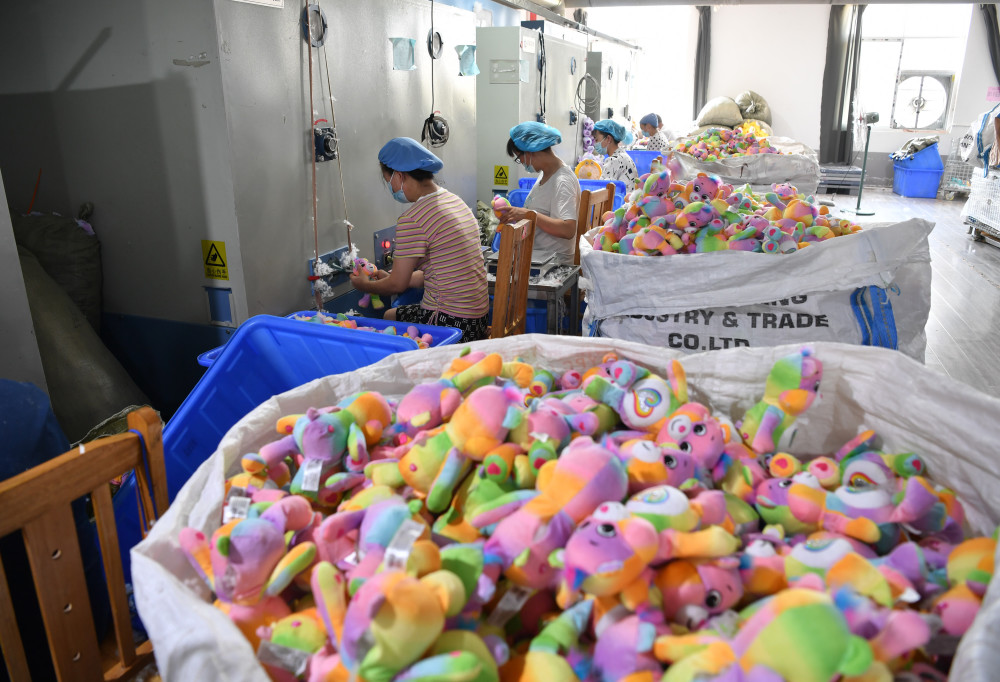 (新华全媒 )秦巴山区悄然崛起毛绒玩具产业