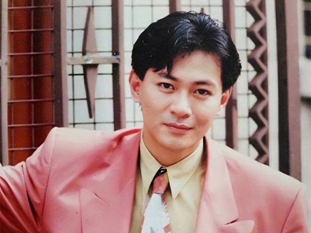 60岁江华直播模样大变!皱纹明显面部瘦脱相,说话含糊不清引担忧