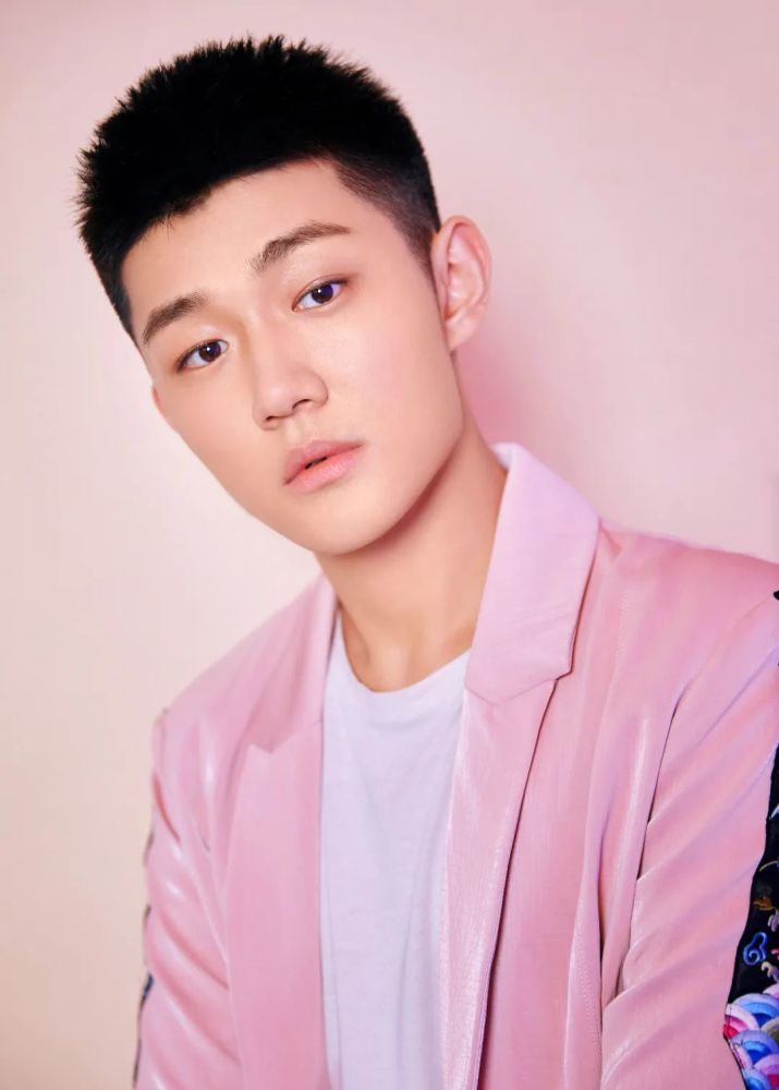 吴天昊:从《棋魂》到《追着彩虹的我们》,努力盘活每一个角色_腾讯