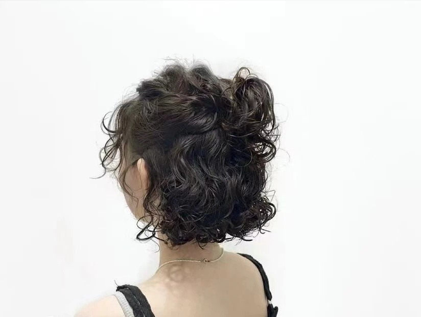 "泡面卷短发"插图3