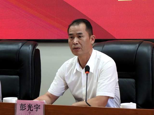 新学期是湘潭江声实验学校民转公的第一个学期,学校将面临许多新的