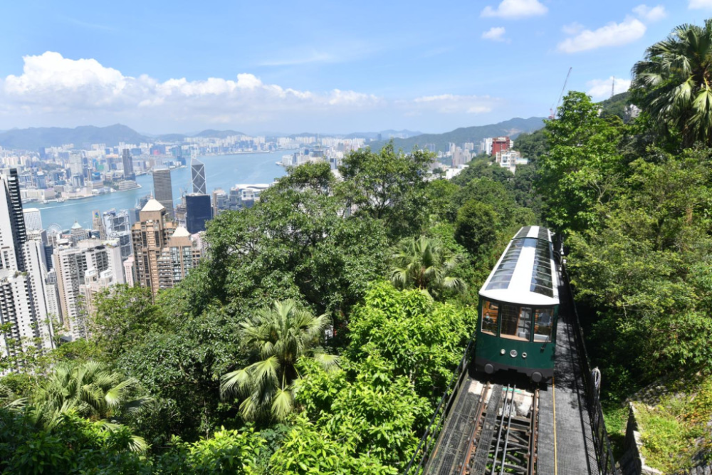 (图源:香港"头条日报")此次,山顶缆车耗资港币7.