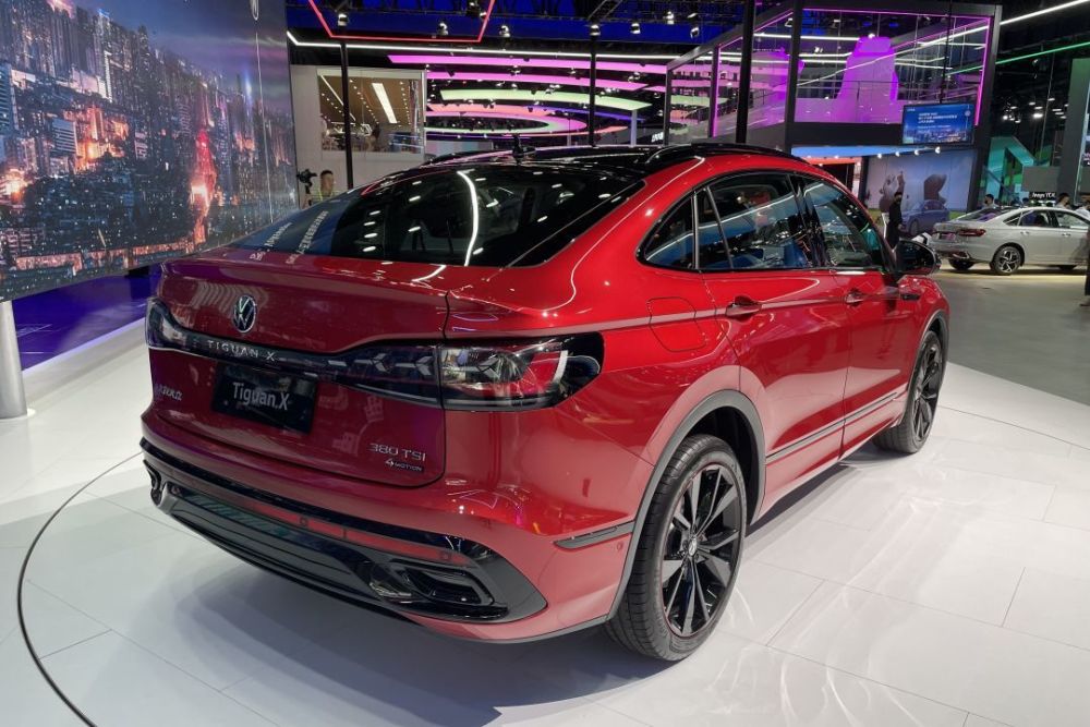 2022成都车展丨加装前格栅灯条新款途观x上市售2408万元起