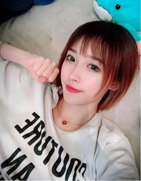 不愧是拿捏张嘉文的坏女人,豚豚cos星守阿狸还原度高达百分之百