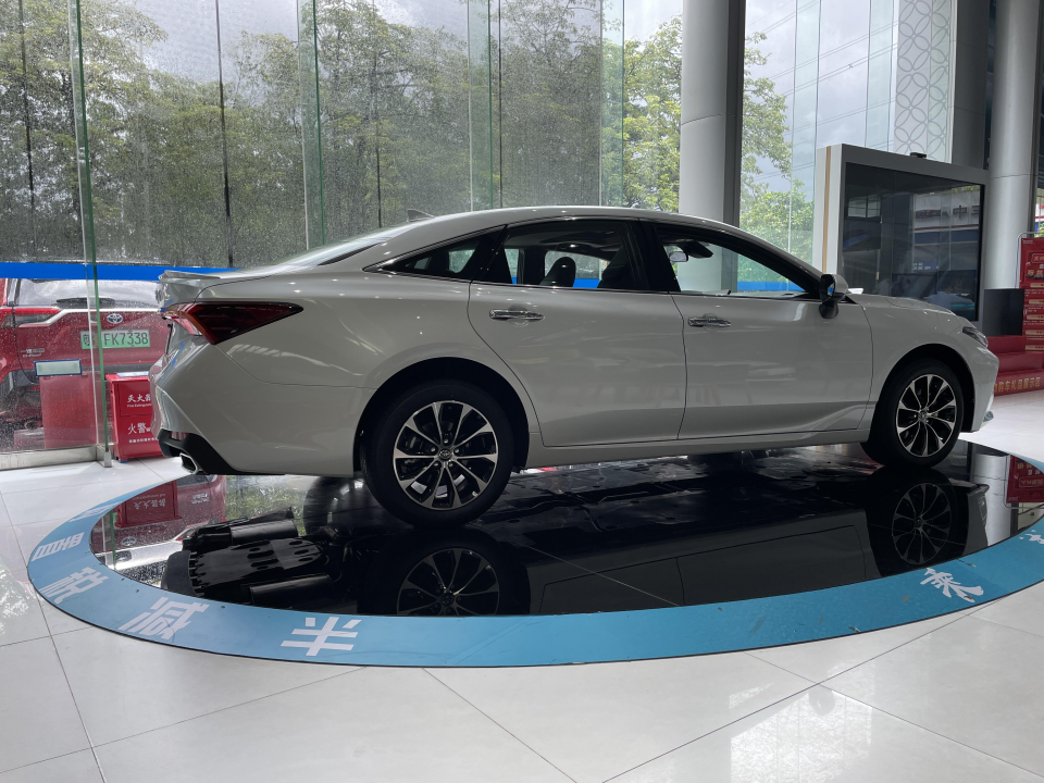 详解2022款亚洲龙,更豪华更舒适_腾讯新闻