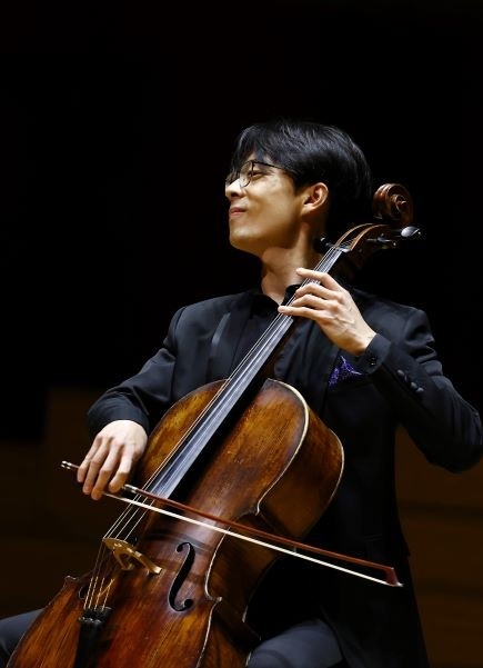 "乐见古典"展现室内乐精品 莫漠大提琴演绎"时间简史"_腾讯新闻