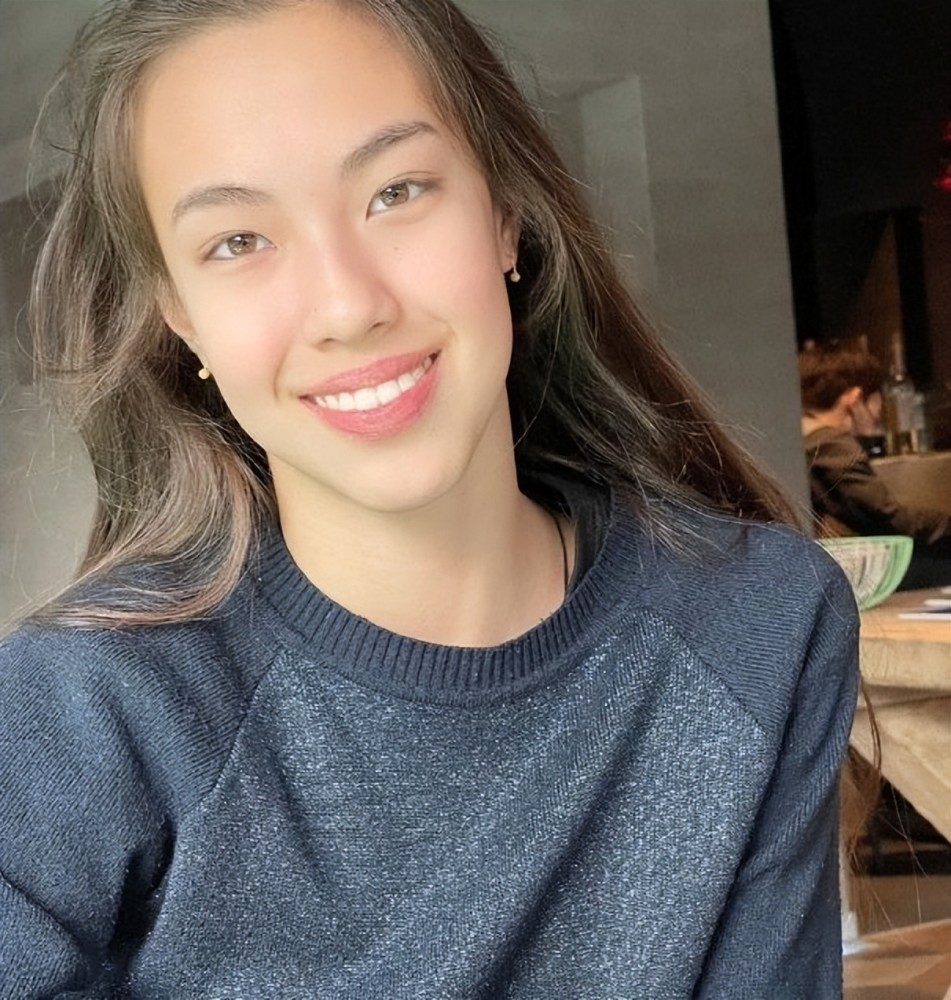 入籍中国后首获奖乌克兰混血夺全国艺体亚军00后外教颜值惊艳