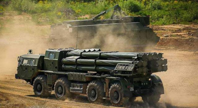 国外军网搞火箭炮排行榜我军phl16式火箭炮力压群芳成为榜首