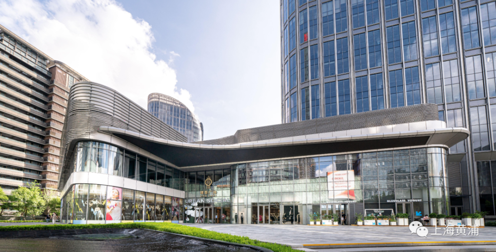最近,位于黄浦滨江的博荟广场 one east,在正式开业刚过半年后,即获得