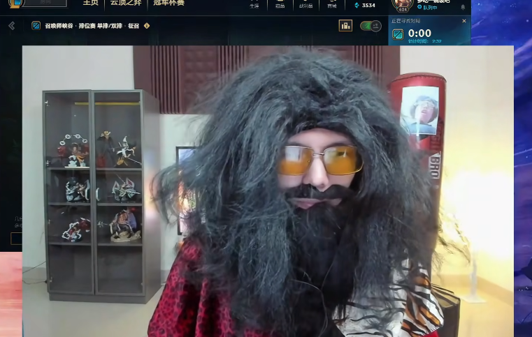 张嘉文露脸后开始走自黑路线?