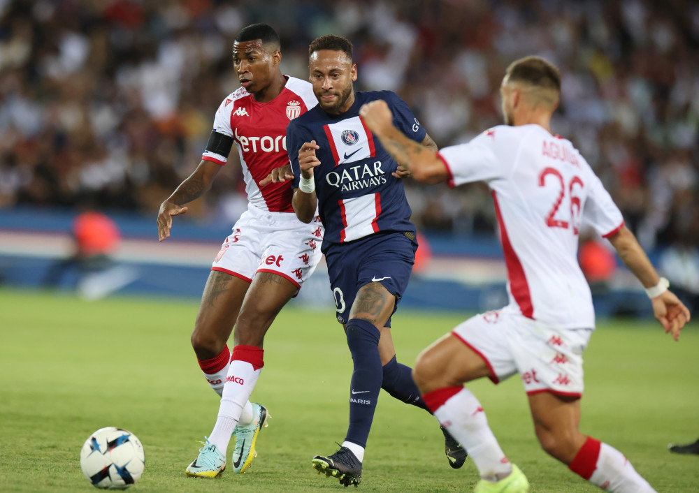 (体育)足球——法甲:巴黎圣日耳曼平摩纳哥