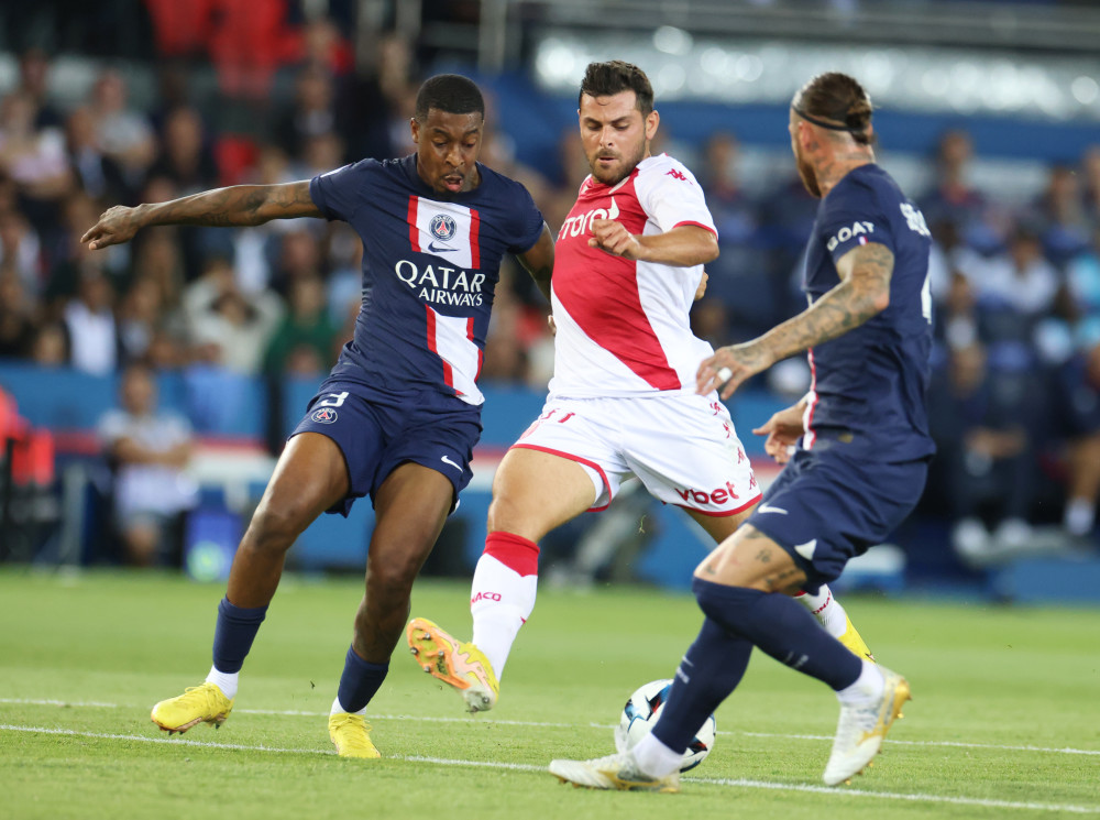 (体育)足球——法甲:巴黎圣日耳曼平摩纳哥