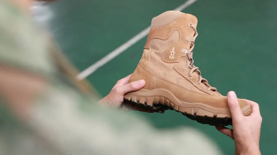 下一个战场希望它能与新"战友"我想再悉心检修保养一次告别军营前再见