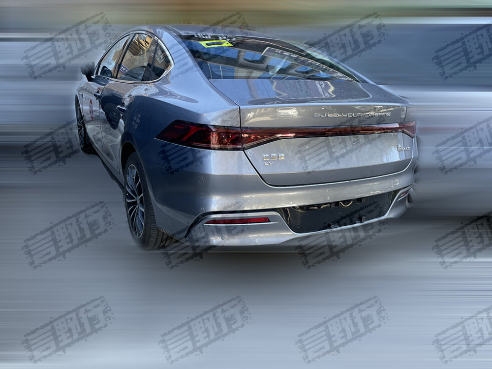 独家:新款比亚迪秦plus ev谍照曝光,内饰多媒体屏幕尺寸更大_腾讯新闻