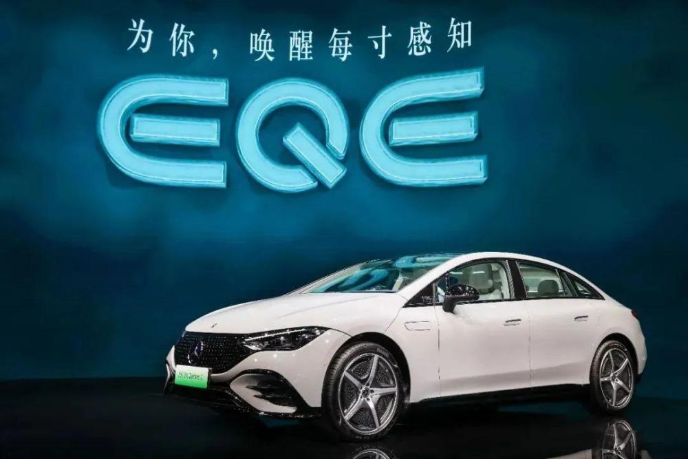 EQE领衔，奔驰五大品牌齐推新车，电动＋高定更豪华？
