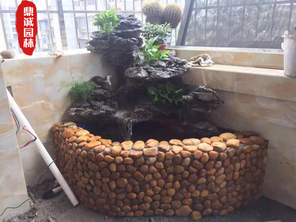 英石假山鱼池:云淡,水清,石奇