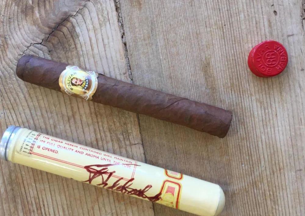 卡斯特罗签名的特立尼达创建拍出了26950 美元_腾讯新闻