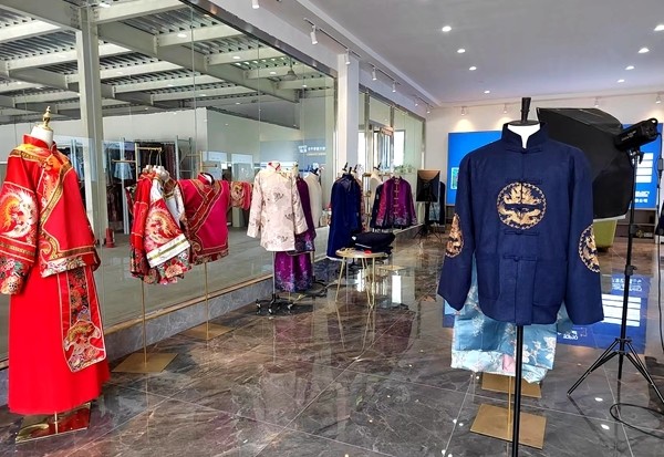 国潮经济引领发展 单县让汉服唐装"破圈"渐入国内大众市场