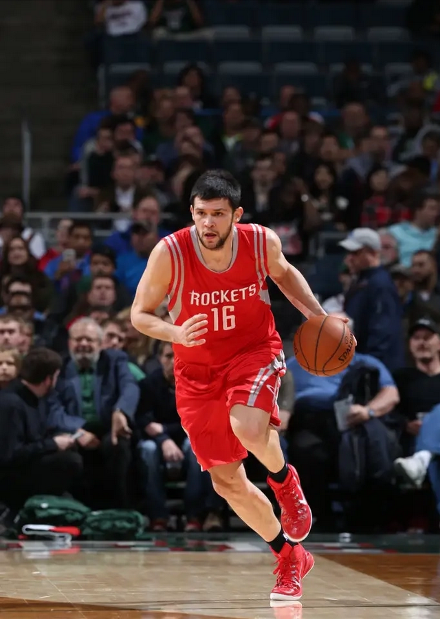 进希腊国家队在字母哥身边打球火箭旧将帕帕尼古拉乌表现怎样