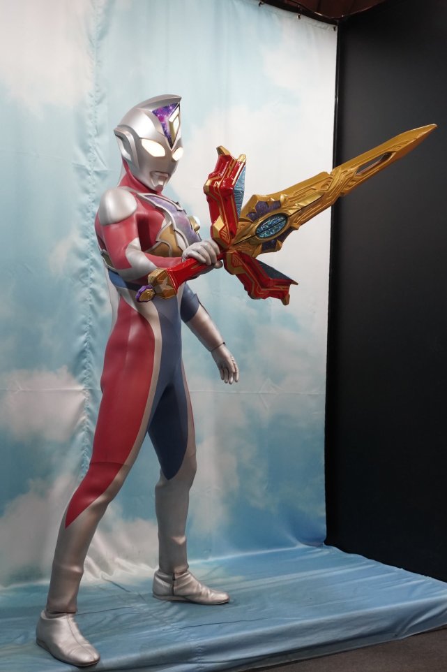 德凯奥特曼等比例奥特双重剑官方实物新生代最长最大的剑武器