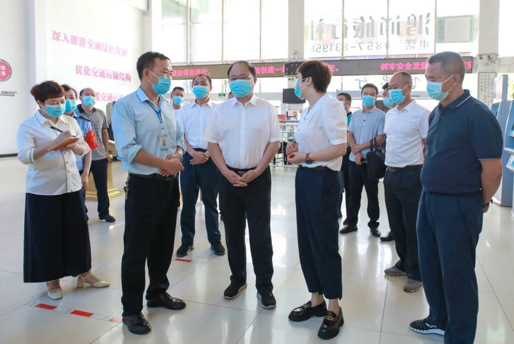 委副书记,区长刘庆,区领导饶萍,万勇,吴伟,朱翃,张治国,马丽飞,郝守军