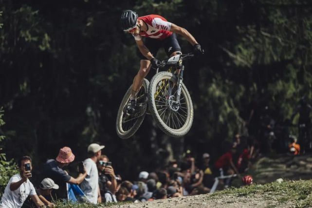 尼诺·舒尔特夺得山地世锦赛第十冠!