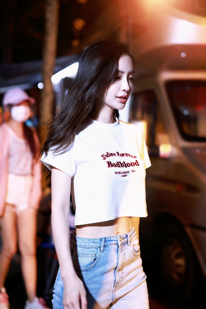 杨颖真的是"美商"达人,妆容发型和私服,都是借鉴性极高的参考插图6