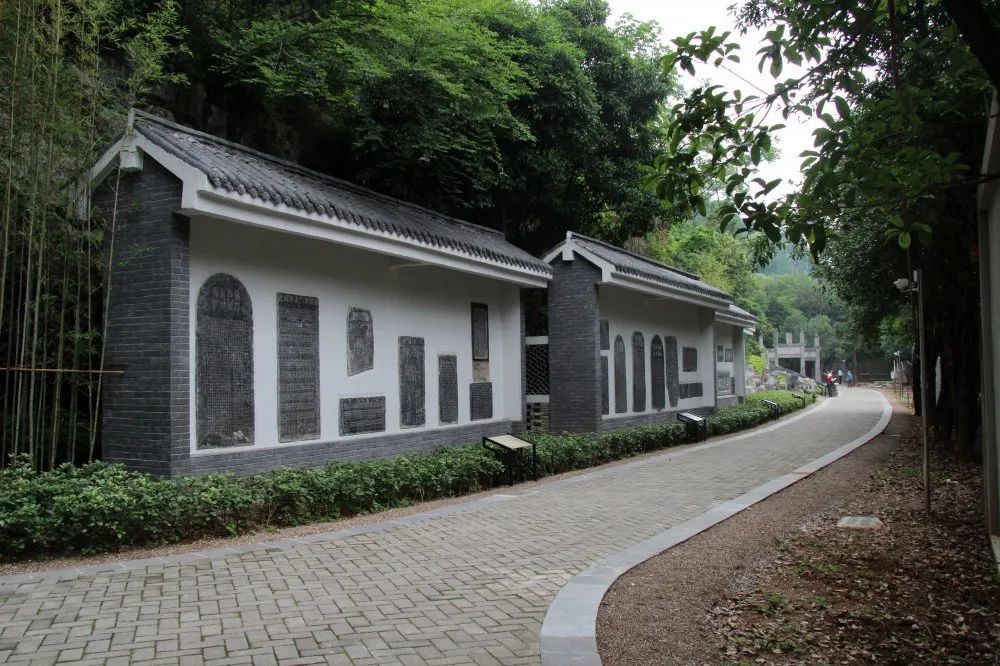 桂林石刻传拓技艺"保护机构现有该项目自治区级传承人1名桂林市级传承