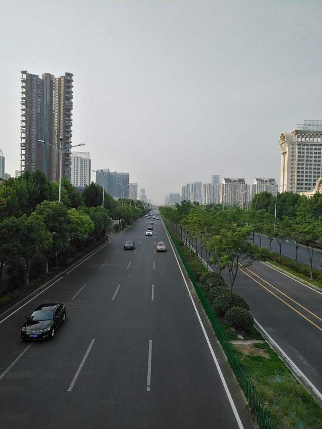 徽州大道庐江段起于杭埠河桥北,一路向南先后与盛同路,郭台路,石头