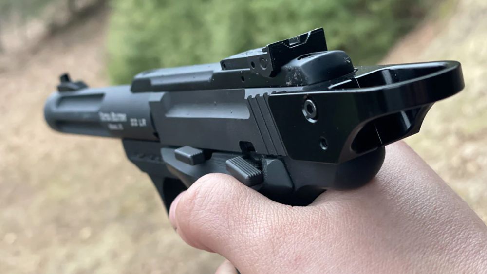 勃朗宁巴克马克手枪:一把非常优雅,有三十多个型号的.22手枪_腾讯新闻