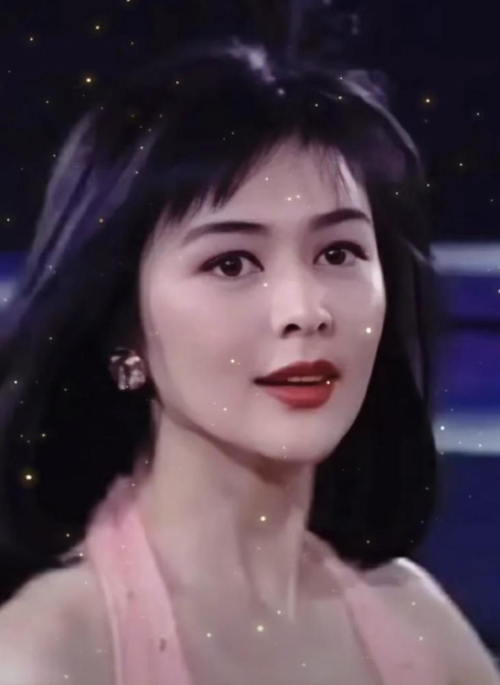 她主演的《龙兄虎弟》《a计划续集》《至尊无上》