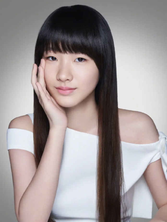 小s送女儿们出道的决心很坚定!16岁大女儿许曦文晒杀青造型