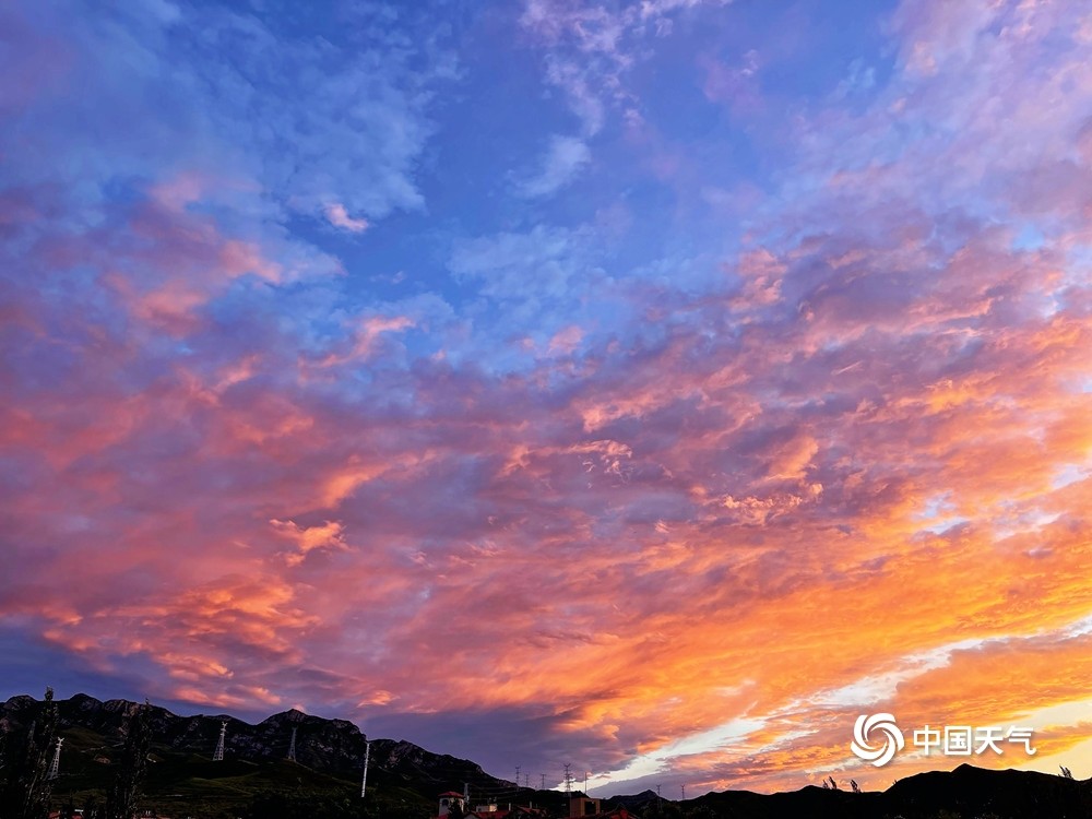 北京天空颜值"爆表" 彩霞满天绚烂夺目_腾讯新闻