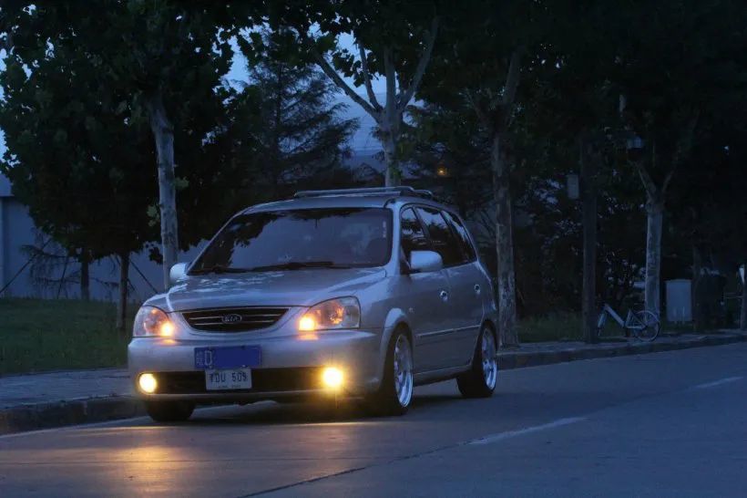 体验玩车的乐趣 初代起亚佳乐改装低姿态_腾讯新闻