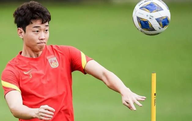 高铭翼被武汉三镇相中,青训专业人士透露潜力在高准翼之上