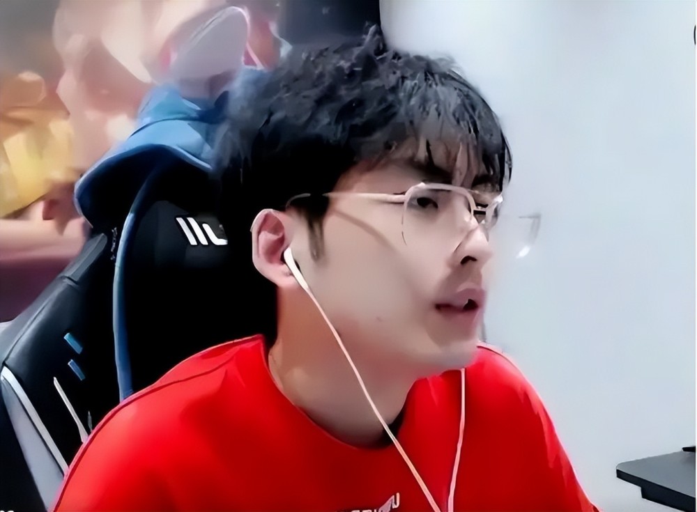 毫不夸张的说,现在王者荣耀中大部分会玩老夫子的玩家,肯定都不会陌生