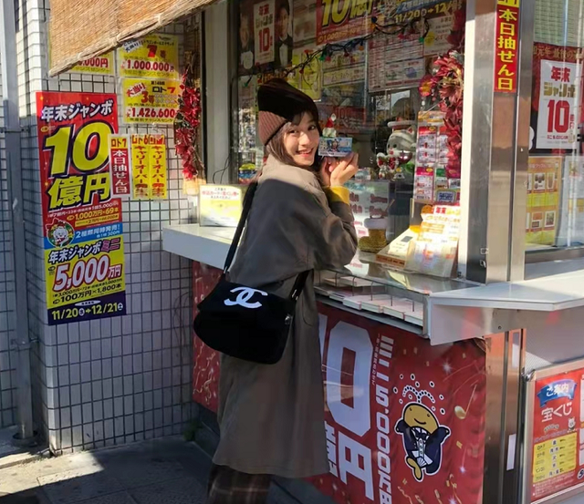 女星隋源官宣怀孕,挺大肚子产检,曾出演电影《芳华》