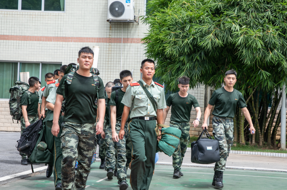 武警广西总队机动支队迎来新战友