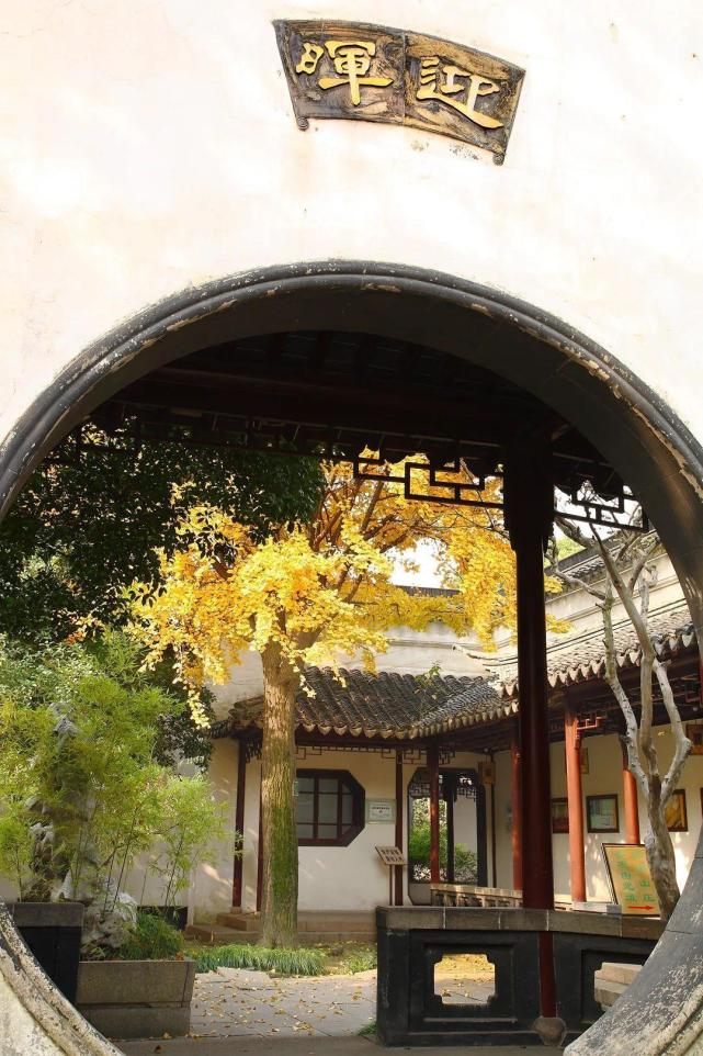 苏州有一所苏绣博物馆,展现了针线的神奇魅力