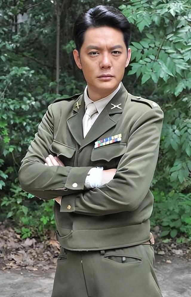 傅程鹏:一无所有时娶程愫,成名后抛妻弃子,转身与