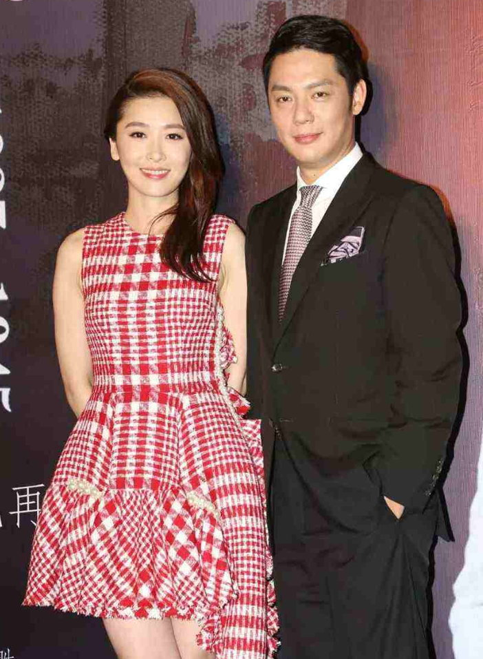 傅程鹏:一无所有时娶程愫,成名后抛妻弃子,转身与香港模特结婚_腾讯