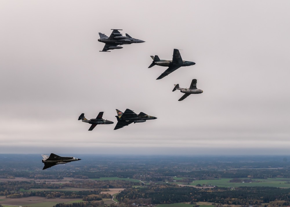 组图：英国皇家空军参加2022瑞典武装部队航展阿斯顿和英孚哪个好