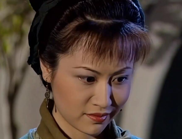 在《鹿鼎记》中,曾柔与韦小宝一见钟情,属于7个老婆中唯一一个和韦