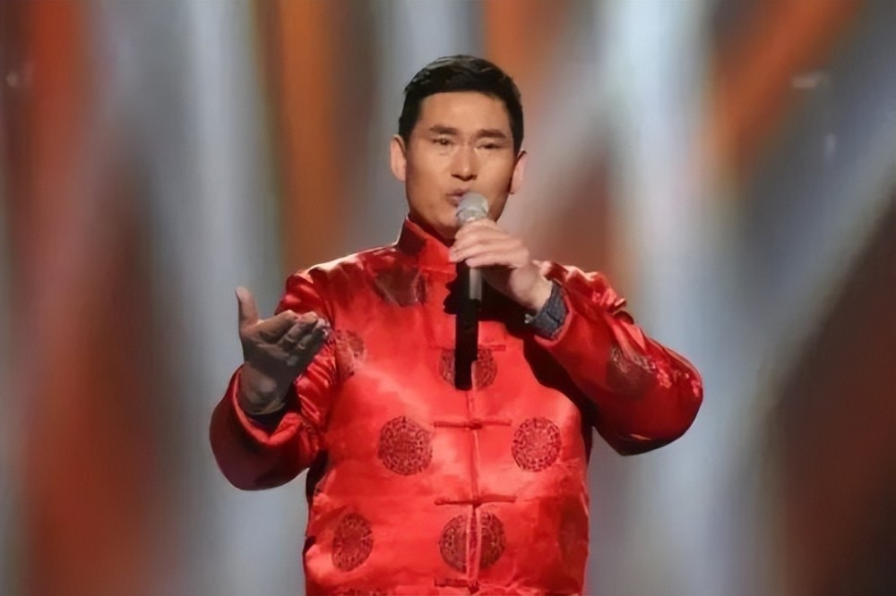 朱小伟与二婚妻秀恩爱,前妻清空四百万粉丝账号博热度_腾讯新闻