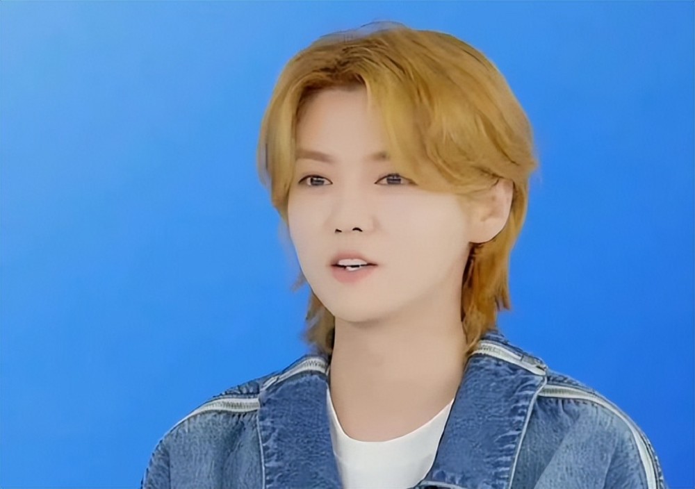 鹿晗狼尾造型直播亮相,自曝正在筹备秘密东西,疑似向关晓彤求婚_腾讯