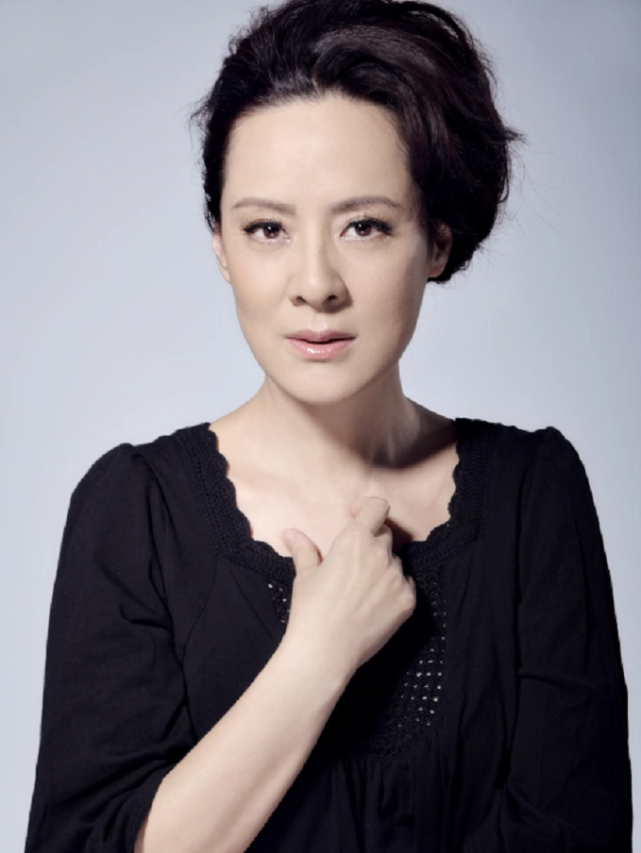 知名演员李萍:带一女嫁二婚张谦,丈夫去世后她的选择让人动容_腾讯