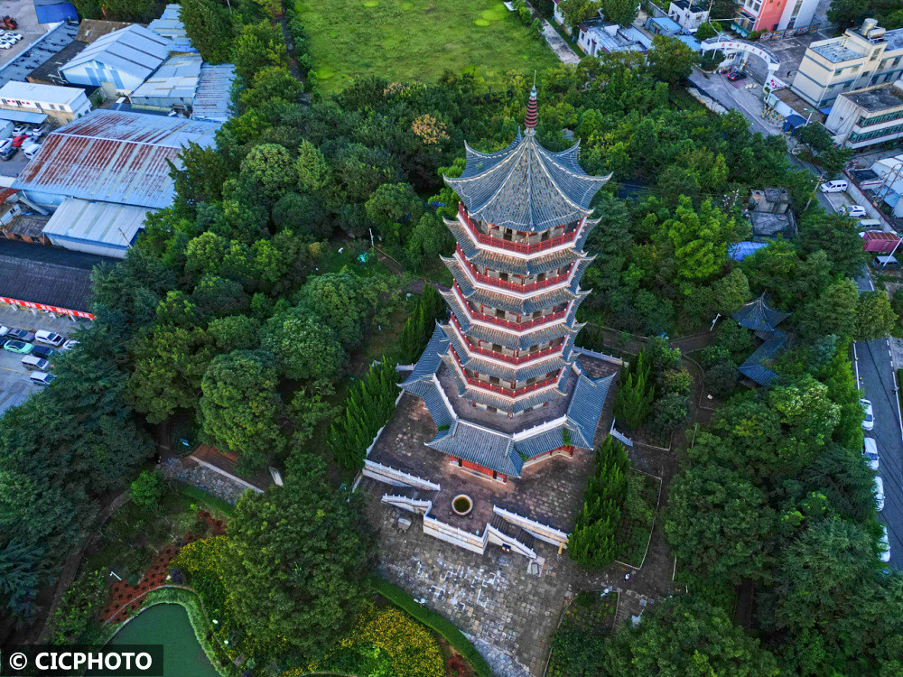 云南昆明秋访昙华寺